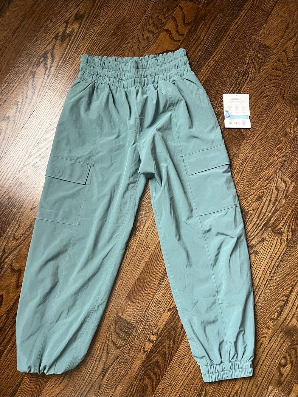 Athleta girl run free cargo jogger - M